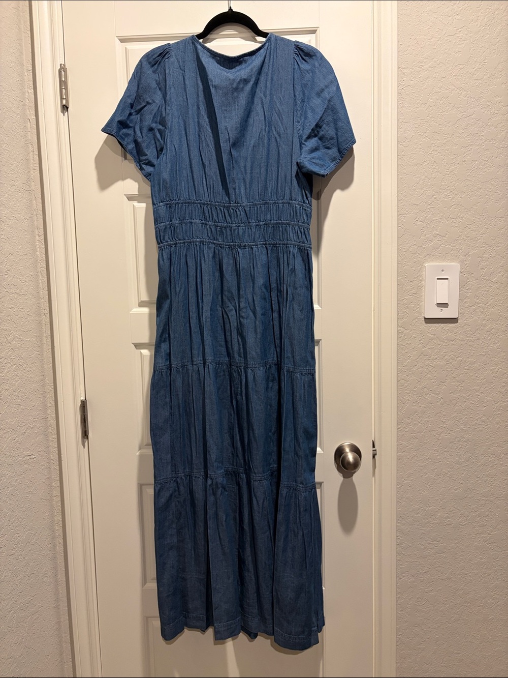 Tommy Hilfiger Blue Short-Sleeve Denim Maxi Dress - Casual Everyday Style - Picture 3 of 3